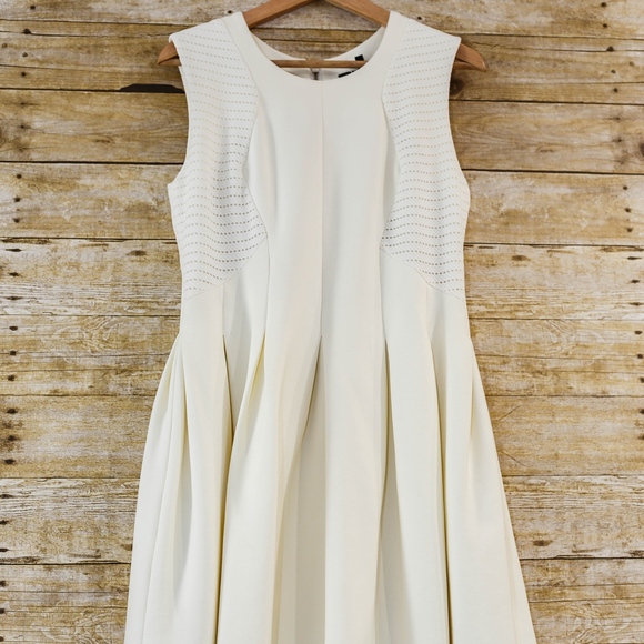 BCBGMaxAzira Cocktail Dress Off White Size Medium - Picture 4 of 6